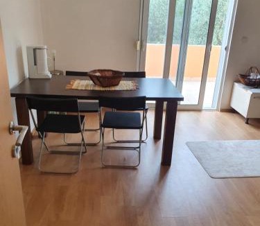 Burtaisi House | Apartmen Kuca za odmor i familiju