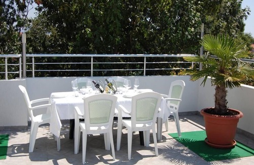 Donji Stoj Apartment | Apartment 1,yellow,for 4 People,500 Meter from the "Grate Beach",Breakfast incl.