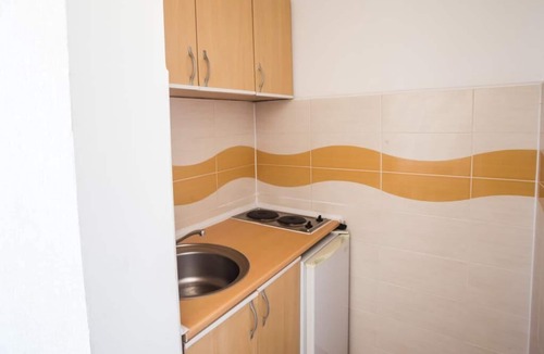 Donji Stoj Apartment | Apartment 1,yellow, for 5 People,500 Meter from "Grate Beach",Breakfast included