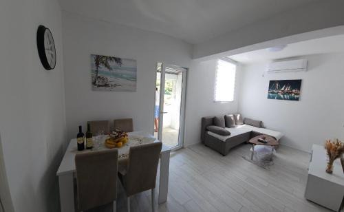 Pluzine Apartment | Apartment Aurora