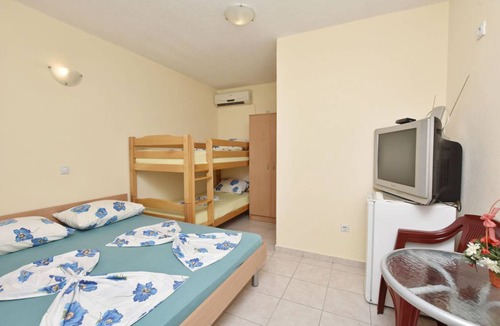 Bregvija Cabin | Apartments and Rooms Villa Mia