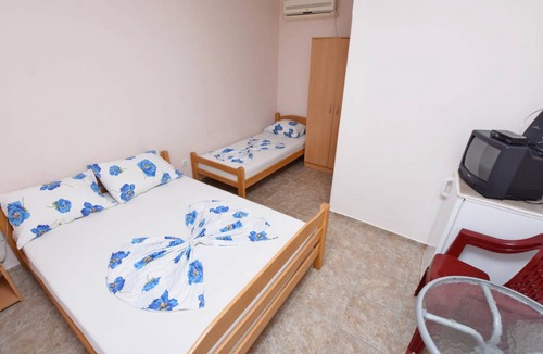 Bregvija Cabin | Apartments and Rooms Villa Mia
