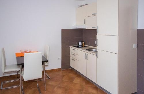 Dobra Voda Apartment | Apartments Palma