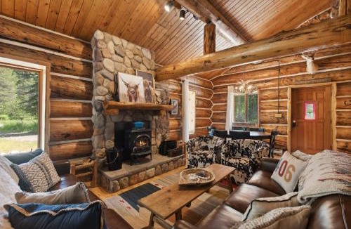 Columbia Falls House | Apres Chalet