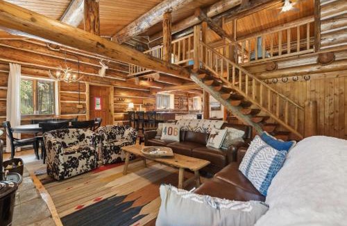Columbia Falls House | Apres Chalet
