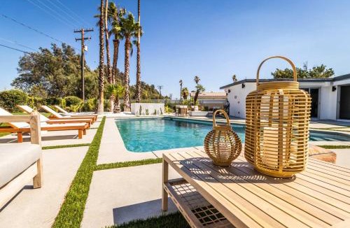 Palm Springs Villa | Architectural Villa for Groups 16 Pax