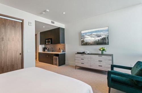 Empire Pass Hotel | Argent at Deer Valley Resort - Hotel Room #105B Hotel Room