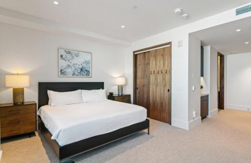 Empire Pass Hotel | Argent at Deer Valley Resort - Hotel Room #105B Hotel Room