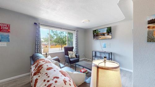 Arvada Plaza Area House | Arvada Private Family Home with Two King Beds