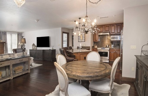 Avon Condo | Ascent Condo 111 | Avon, CO 2BR | Indoor Pool & Free Ski Shuttle
