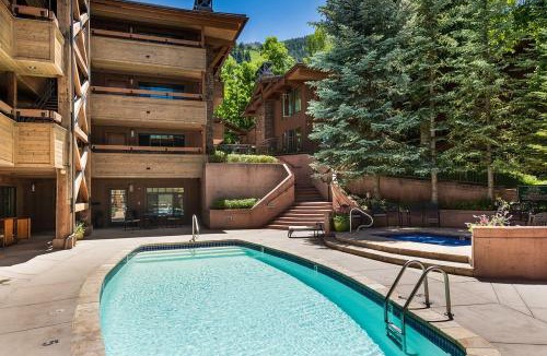 Aspen House | Aspen Condo W Pool, Hot Tub & 2 Blocks To Gondola - Fh4