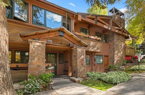 Aspen House | Aspen Condo W Pool, Hot Tub & 2 Blocks To Gondola - Fh4