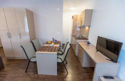 Dobra Voda Apartment | Atlantic Hotel