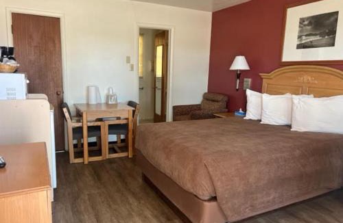 Newcastle Hotel | Auto Inn Motel & RV Park