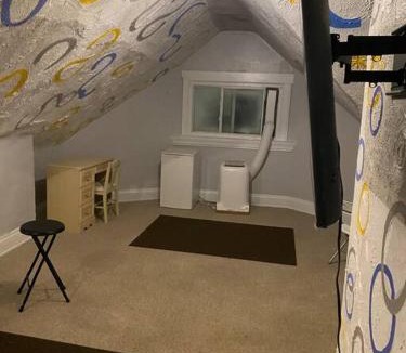 Walnut Hills Apartment | Awesome Attic Studio Private Room 3A