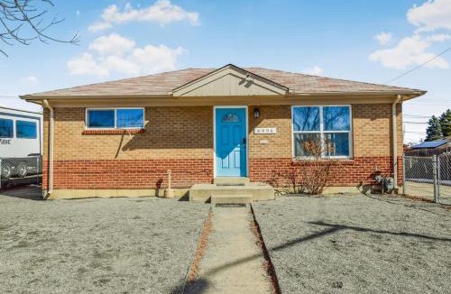 Twin Lakes House | Awesome Two Bedroom Family Upper Unit in Denver