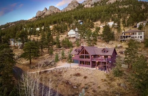 Windcliff Estates House | Awestruck Home