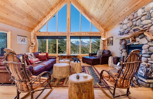 Windcliff Estates House | Awestruck Home