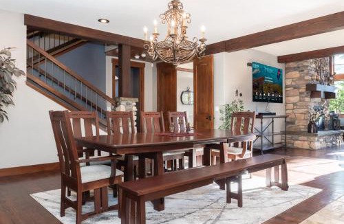 Granby House | Back 9 Lodge