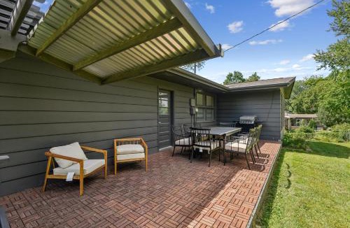 University Heights House | Backyard On Melrose - Walk To Kinnick & Hospital