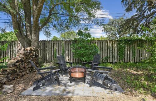 University Heights House | Backyard On Melrose - Walk To Kinnick & Hospital