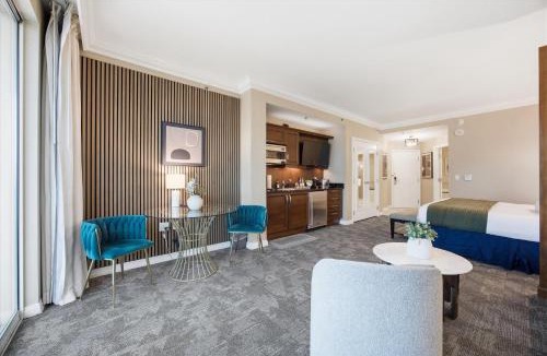 Las Vegas Apartment | Balcony Full Strip View Suite MGM Signature FREE VALET