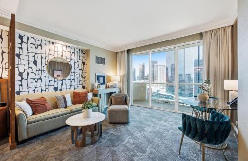 Las Vegas Apartment | Balcony Full Strip View Suite MGM Signature FREE VALET