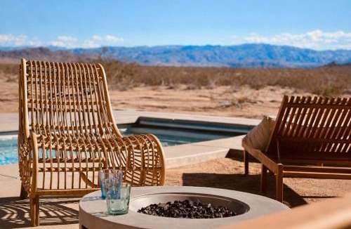Inland Empire Villa | Bamboo House - Heated pool - Jacuzzi - Desert view