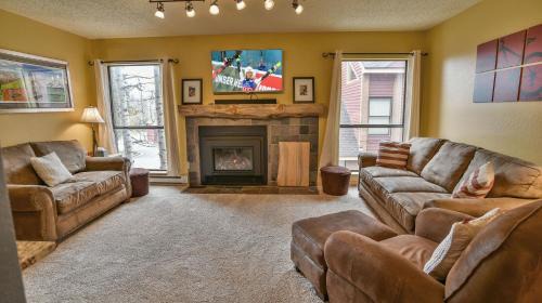 Warrior's Mark Apartment | Base 9 Aprés Ski Condo: Stroll To Slopes, Downtown