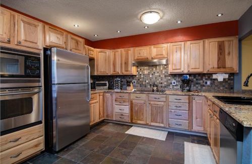 Warrior's Mark Apartment | Base 9 Aprés Ski Condo: Stroll To Slopes, Downtown