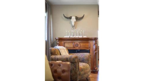 Red Lodge House | Base Camp with Hot Tub on main street Wi-Fi dog