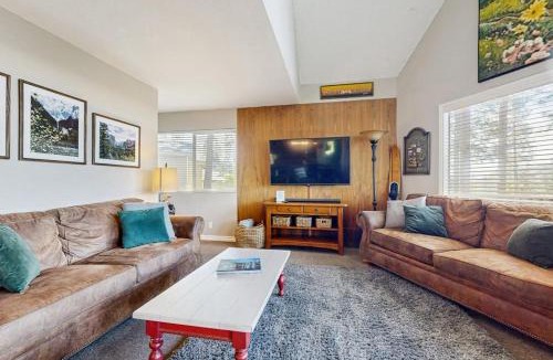 Bass Lake House | Bass Lake Lodge