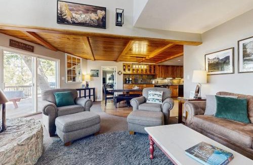 Bass Lake House | Bass Lake Lodge