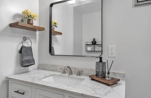 Vallejo House | Bay Area Escape- Sleeps 8-Near SF , Oakland, and Napa