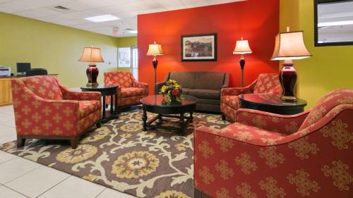 Huron Hotel | Baymont by Wyndham Huron SD