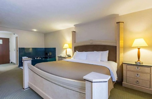 Chalco Hotel | Baymont by Wyndham Omaha SW