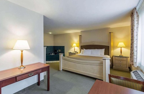 Chalco Hotel | Baymont by Wyndham Omaha SW