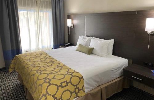 Topeka Hotel | Baymont by Wyndham Topeka