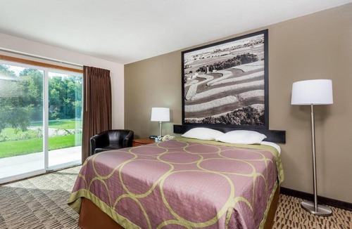 Platteville Hotel | Baymont Inn And Suites by Wyndham Platteville