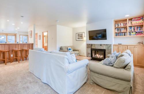 Shorepine Village House | Beach Break