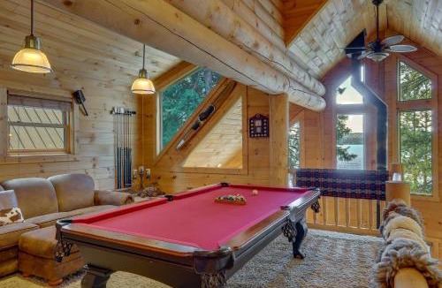 McCall House | Beach & Dock Access! Waterfront Payette Lake Home