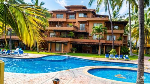South Hotel Zone House | Beachfront Paradise, 5-bdr, 3-bath, Resort Access