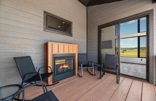 Sturgis House | Bear Butte Luxury Retreat Hot Tub Stunning Views