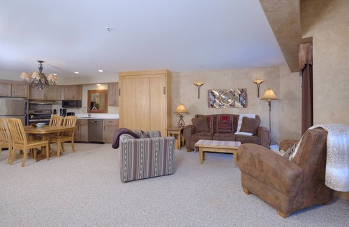 Big Sky Condo | Bear Cave- Big Sky Shoshone Ski in/Out condo-Gondola adjacent!