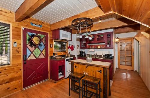 Fawnskin House | Bear Country Retreat, Fawnskin Near the Lake