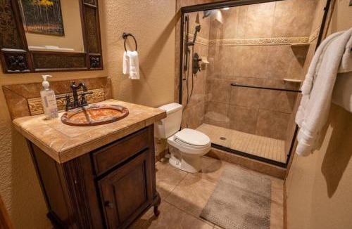 Colorado Springs House | Bear Creek Lodge - Spa - Fire Table - 3min to Trails