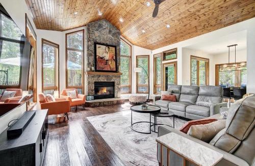 Breckenridge House | Bear Den - Ping Pong, Sauna, Fireplace, Close to Ski, Discount Rates