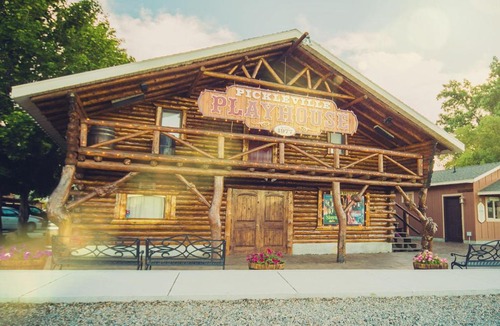 Garden City House | Bear Foot Beach House-Beautiful Views on the Lake