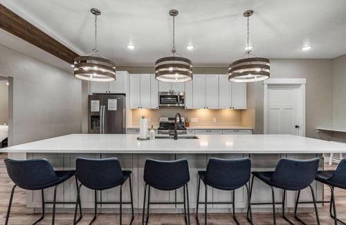 Garden City House | Bear Lake Fun Spot - Sleeps 22, Sauna, Hot tub, Game Room, Walk2Marina