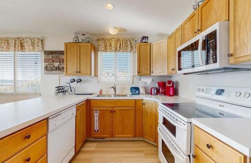 Harbor Village House | Bear Lake View